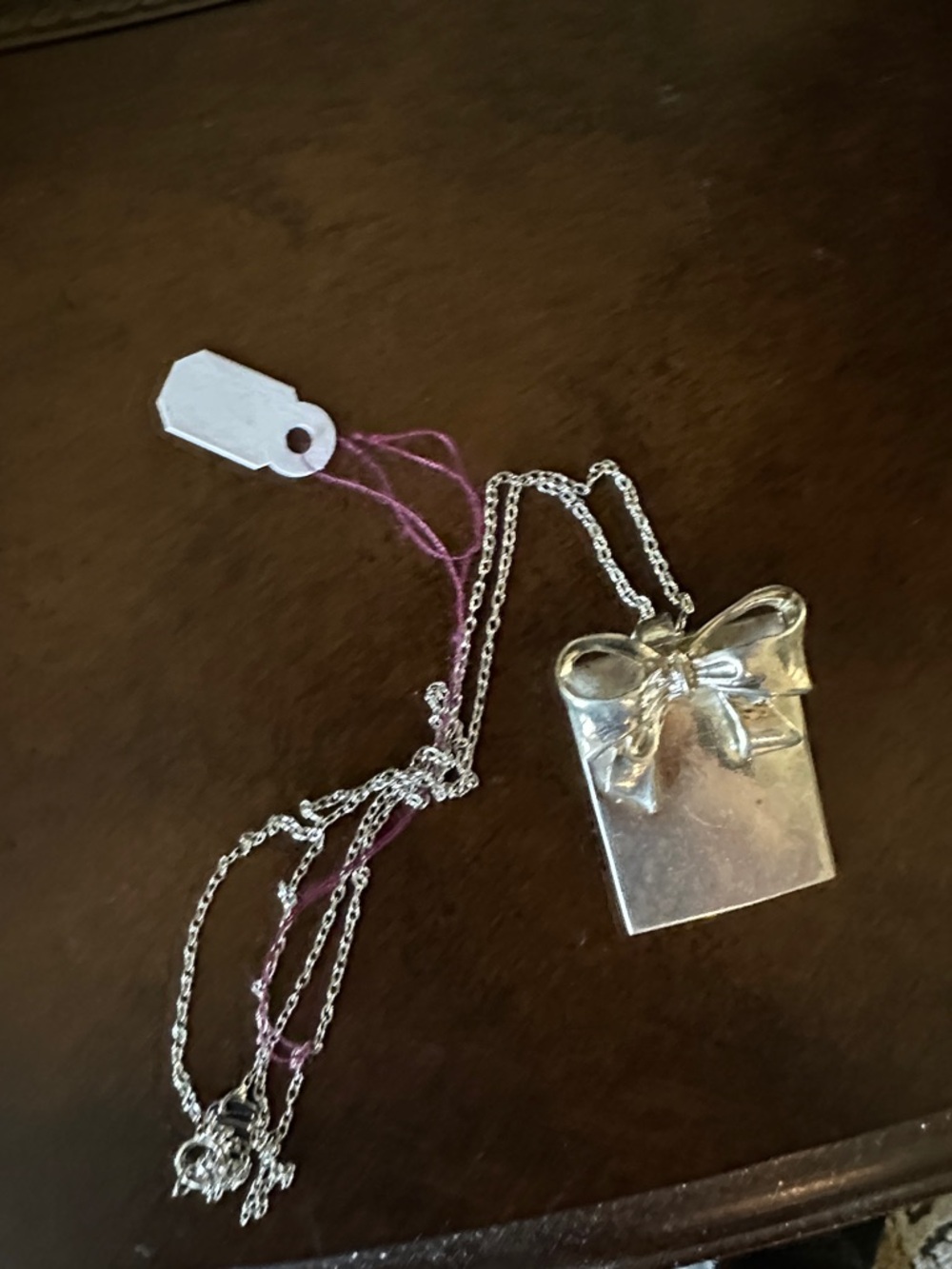 VINTAGE STERLING SILVER CHRISTMAS PRESENT BOW PENDANT 925 with chain